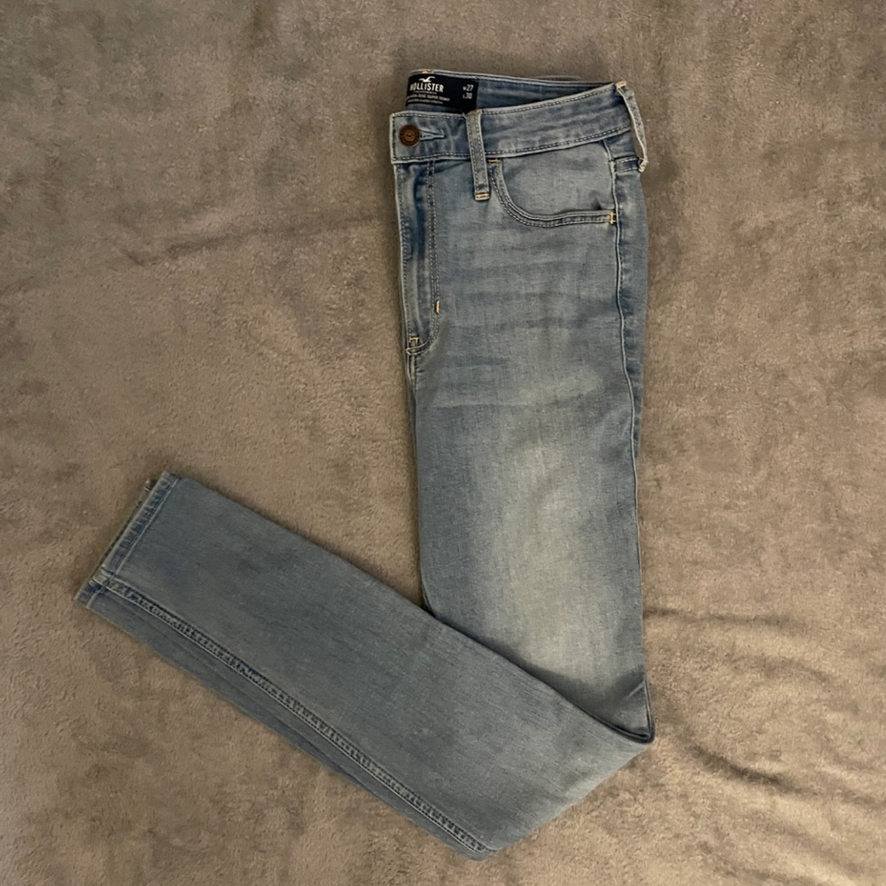 Hollister High-Rise skinny jeans